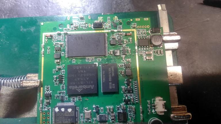 7. Запрограммированную микросхему устанавливаем на свое место